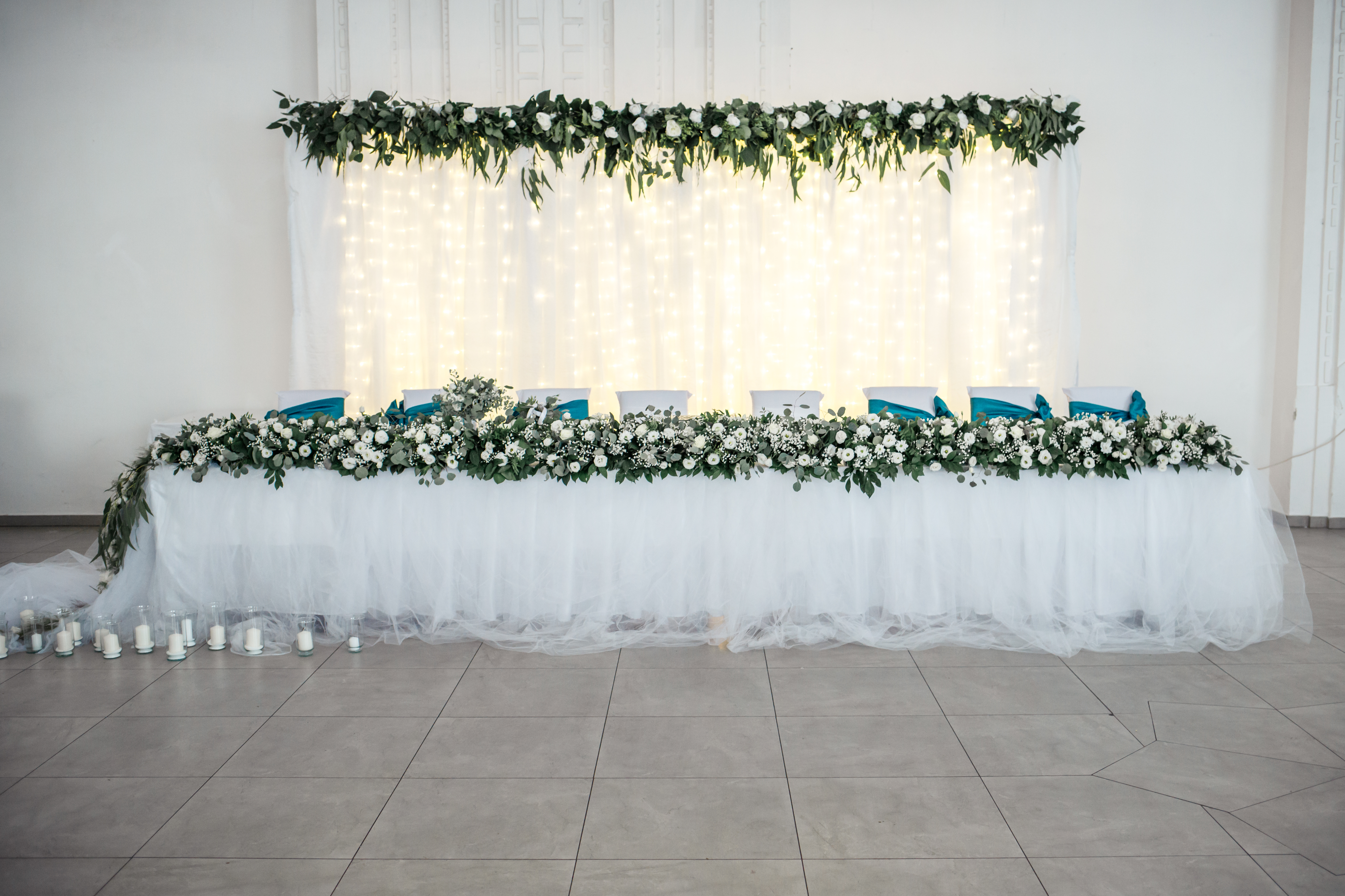 Green decor on desks