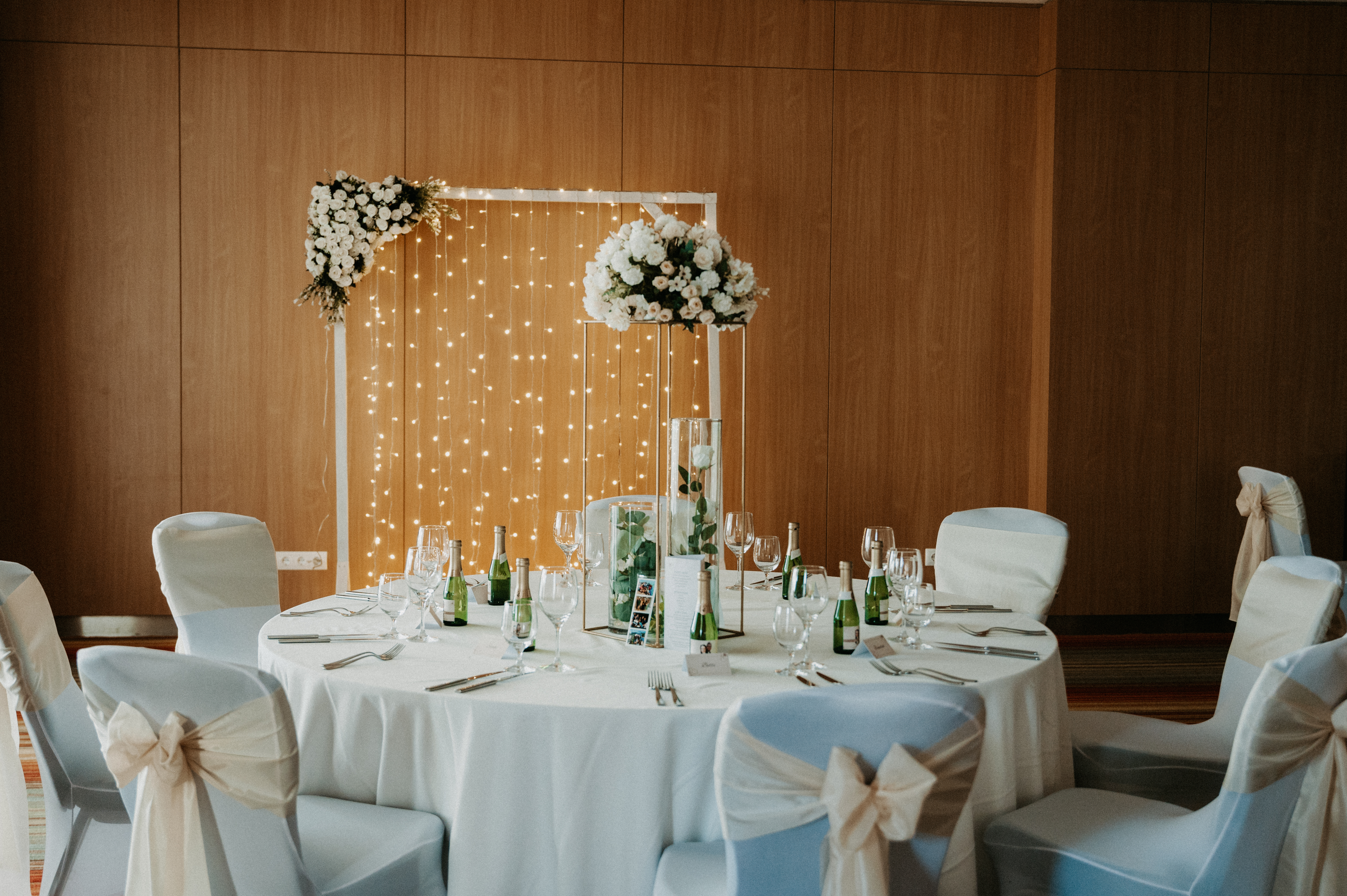 Green decor on desks